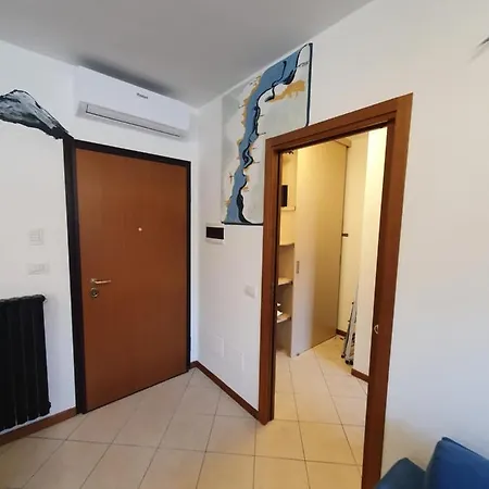 La Casa Nel Vento 아파트 데르비오